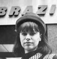 Brasil, São Paulo, SP. A cantora Astrud Gilberto no aeroporto - 1965  Foto: Arquivo/Estadão Conteúdo