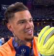Ederson raspa o bigode de Fred Caldeira  Foto: Reprodução/TNT Sports 