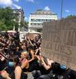 Protesto do movimento Black Lives Matter, após a morte de George Floyd sob custódia policial de Minneapolis (EUA), em Zurique, Suíça  Foto: REUTERS/Michael Schields