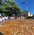 Maior pizza do Brasil pesa mais de 400 kg e rende 5.000 fatias  Foto: Divulgação @maisnovagaribaldi / Estadão