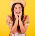 As celebrações realizadas durante o mês de Junho garantem boas energias para a vida. Conheça os rituais de tradição junina para proteção! -  Foto: Shutterstock / João Bidu