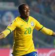 Áudios obtidos pela justiça italiana mostram o total desprezo de Robinho com a vítima de estupro, crime pelo qual ele já foi condenado e não cumpre pena por estar no Brasil  Foto: Reprodução/Facebook/@robinho
