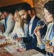 Jornalistas de TV da Bélgica armaram um esquema para provar que especialistas em vinho, eventualmente, podem se guiar pela fama dos rótulos para avaliar a qualidade da bebida - Imagem ilustrativa  Foto: Reprodução do site ASSOCIAÇÃO BRASILEIRA DE SOMMELIERS - SP / Flipar
