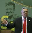 Ministro das Relações Institucionais do Brasil, Padilha  Foto: Foto: Reuters