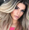 Sinttya Ramos tirou dúvidas de internautas sobre o seu suposto romance com o craque do United  Foto: Reprodução/Redes Sociais 