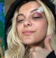 Homem que atingiu Bebe Rexha com celular foi preso em Nova York.  Foto: Reprodução de vídeo/Twitter/@captiv_8_ e Reprodução/Instagram/@beberexha / Estadão