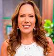 Regina Volpato, de 55 anos, está entre as apresentadoras mais populares da TV  Foto: Reprodução