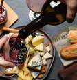 O vinho é uma opção bastante consumida em meses mais frios -  Foto: Shutterstock / Alto Astral