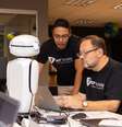  Foto: Robô Tito sendo programado pela equipe de inovação da PD7 Tech / Diário do Rio