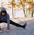 Aeróbico com blusa de frio - Shutterstock  Foto: Sport Life