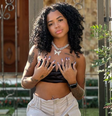A influenciadora Sthefanny Carvalho tem conquistado uma grande popularidade nas redes sociais  Foto: Reprodução: Instagram/sthefannycvoficial