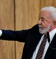 Lula sancionou nesta segunda-feira projeto que obriga a igualdade salarial entre homens e mulheres  Foto: REUTERS/Ueslei Marcelino