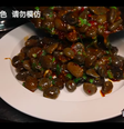 Prato suo diu, feito com pedras, viralizou na internet  Foto: Reprodução/YouTube