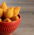 Coxinha de frango sem glúten  Foto: Guia da Cozinha