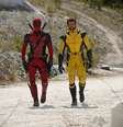 Ryan Reynolds e Hugh Jackman aparecem juntos em cena de 'Deadpool 3'  Foto: Reprodução de imagem/Twitter/ @deadpoolmovie / Estadão