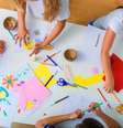 Professores podem pensar em atividades criativas nos primeiros dias depois das férias  Foto: Lordn / iStock