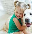 Pets estimulam o desenvolvimento de habilidades nas crianças  Foto: Nina Buday | Shutterstock / Portal EdiCase