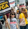 Greve dos roteiristas: saiba o papel dos influencers nos protestos de Hollywood -  Foto: Shutterstock / todateen