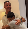 Luva de Pedreiro celebra ao conhecer Cristiano Ronaldo  Foto: reprodução/redes sociais