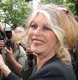 Brigitte Bardot foi atendida por alguns socorristas em sua casa na França  Foto: Ansa / Ansa - Brasil