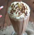 Milkshake de chocolate crocante  Foto: Guia da Cozinha