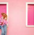 No look tradicional, use peças ou acessórios simples que componham o estilo casual  Foto: Victoria Chudinova | Shutterstock / Portal EdiCase