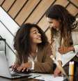 Amizade no ambiente de trabalho é saudável  Foto: Freepik