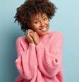 Você já sonhou com uma pessoa que parecia ser a sua alma gêmea? Descubra quais são os significados de sonhar com um novo amor! -  Foto: Shutterstock / João Bidu