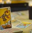 O tarot é uma ferramenta incrível. Descubra como a sua vida passada influencia suas metas e seus conflitos atuais, segundo o tarot! -  Foto: Shutterstock / João Bidu