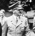 Winifred Wagner e o filho Wieland lado a lado com Adolf Hitler em Bayreuth (24/07/1938)  Foto: DW / Deutsche Welle