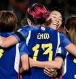 Japonesas celebram o quarto gol sobre Zâmbia; resultado leva asiáticas à liderança   Foto:   Saeed Khan/ AFP  via Getty Images / Jogada10