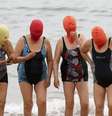 Moda nas praias chinesas nos últimos anos, a "facekini" vendeu 30 mil unidades no ano passado  Foto: Reuters/Stringer