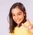 Lívia Corrêa, ex- The Voice Kids, tem 14 anos e encena a Tati, a aluna adolescente que usa e abusa das gírias  Foto: Divulgação/Globo
