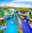 Sem boia, com boia, em boia dupla e até boia quíntupla. Tem toboágua de todos os jeitos no Aquatica. Na foto, o Omaka Rocka  Foto: //Divulgação / Viagem e Turismo