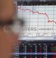 Operador acompanha movimentação de ações na Allianz Global Investors em Paris
24/08/2015    REUTERS/Regis Duvignau  Foto: Reuters