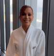 Anitta brinca com karaokê em hotel de luxo na Coreia do Sul  Foto: instagram/@anitta