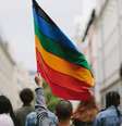 Cerca de 52% dos jovens LGBTQIA+ já se automutilaram  Foto: iStock/jacoblund
