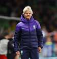 Pia Sundhage fortaleceu o sistema defensivo da seleção feminina, mas parece ainda não compreender a essência do futebol brasileiro  Foto: Hannah Mckay / Reuters