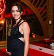 Bruna Biancardi apostou em microtop e blazer brilhante e deixou a barriguinha à mostra em ida ao restaurante Paris 6, em São Paulo, em 2 de agosto de 2023.  Foto: AGNews / Purepeople