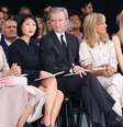 Bernard Arnault, sua esposa Helene Arnault e a filha Delphine Arnault   Foto: Getty Images