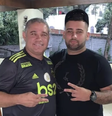 Maxwell Corrêa, o Suel, com o filho, conhecido como Júnior  Foto: Reprodução: Redes Sociais