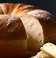 Veja como fazer esse delicioso pão de cerveja escura na sua casa -  Foto: Divulgação / CaKech / Alto Astral