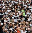 Torcida do Olimpia no Estádio Defensores del Chaco, palco da partida contra o Flamengo –  Foto: Norberto Duarte/AFP via Getty Images / Jogada10