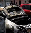 Três carros foram incendiados em ações quase simultâneas  Foto: Reprodução/TV Globo