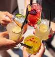 Quando o assunto é um bom drique, o destino é um bar  Foto: iStock