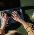 Entenda o movimento que defende trabalhar o mínimo às segundas  Foto: Getty Images