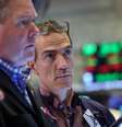 Operadores na bolsa de Nova York
29/06/2023/REUTERS/Brendan McDermid  Foto: Reuters