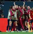 Jogadoras espanholas comemoram   Foto: Hannah Mckay / Reuters