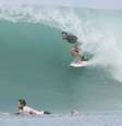 Surfista Elliot Foote, junto de outros três amigos, ficou à deriva por 36 horas na Indonésia  Foto: Reprodução/Instagram