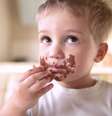 Criança pequena pode comer açúcar? Nutricionista comenta -  Foto: Shutterstock / Saúde em Dia